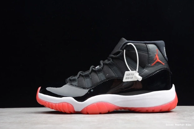 Bred (2012) Retro Jordan 11 378037-010 Air 0528